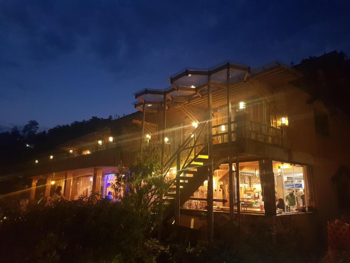 Отель Sapa Clay House - Mountain Retreat Экстерьер фото
